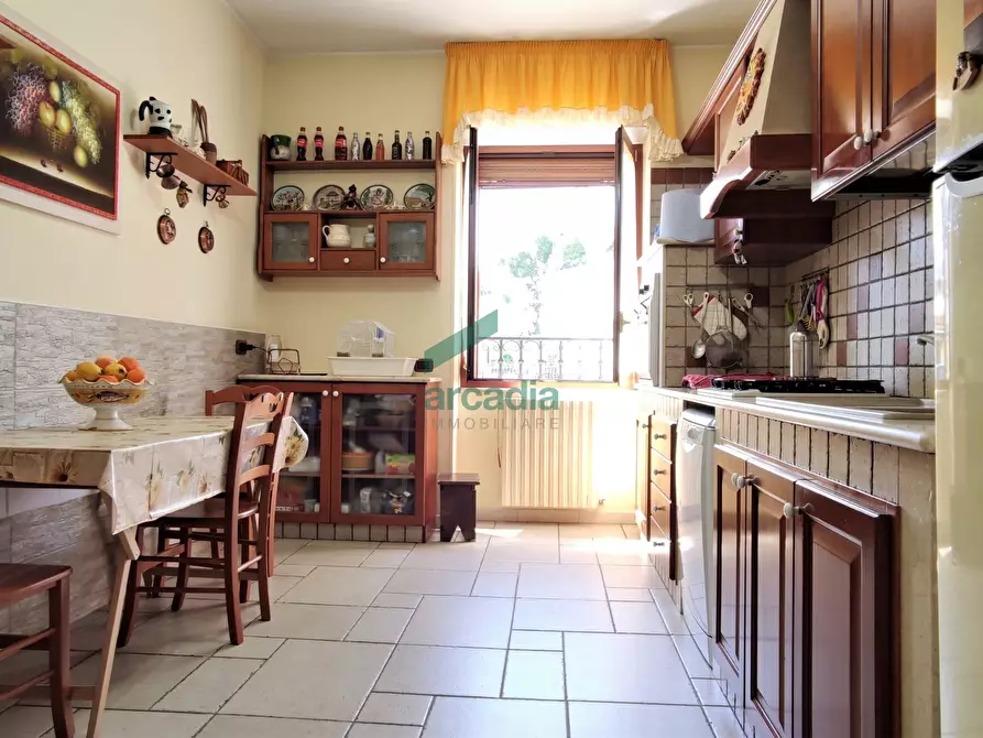 Immagine 7 di Trilocale in vendita  in Via Peucetia 72 a Bari