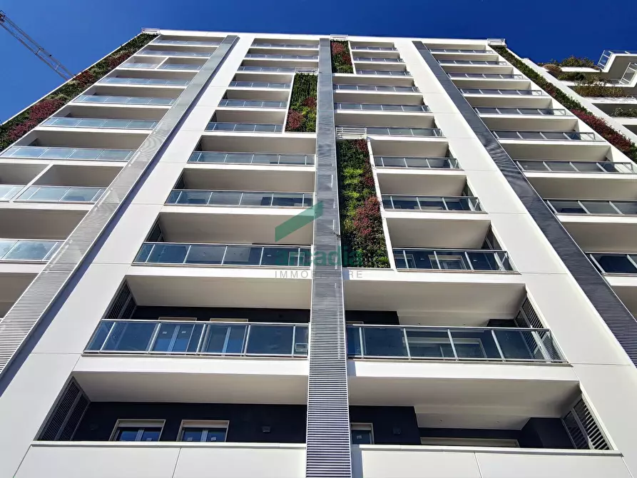 Immagine 12 di Ufficio in vendita  in Via Orfeo Mazzitelli 45 a Bari