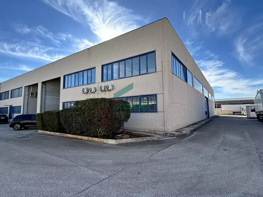 Immagine 1 di Ufficio in affitto  in S.P.231 km 81+100 a Modugno