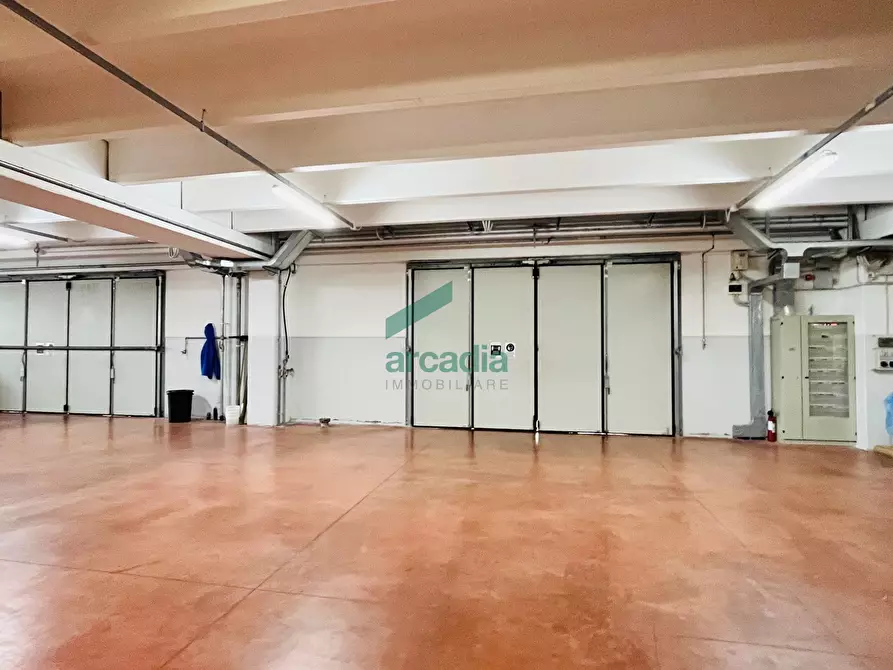 Immagine 36 di Attività artigianale in vendita  in Contrada Parco Vecchio 11 a Bitritto