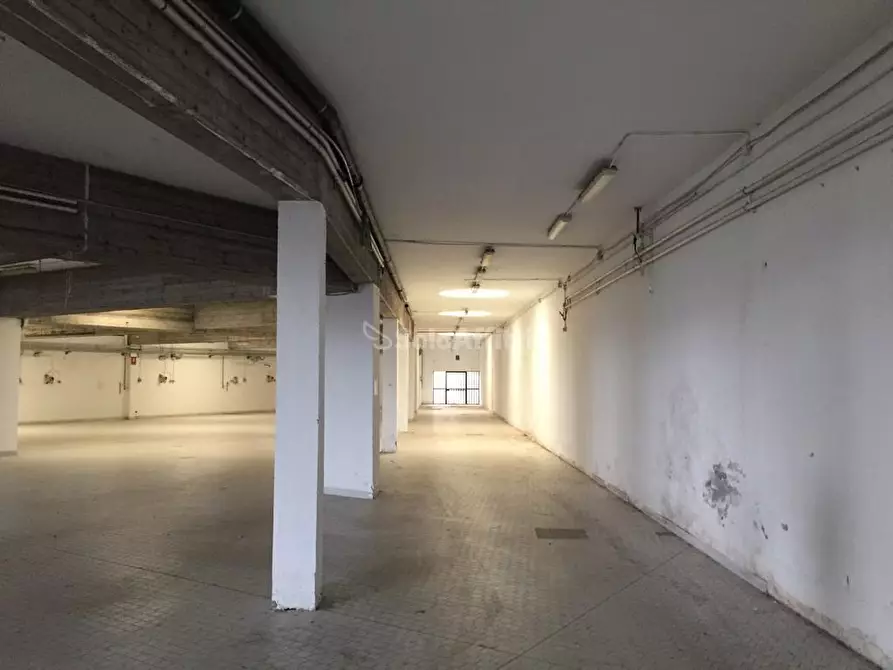 Immagine 6 di Locale commerciale in affitto  in Strada Cambiano 220 a Chieri