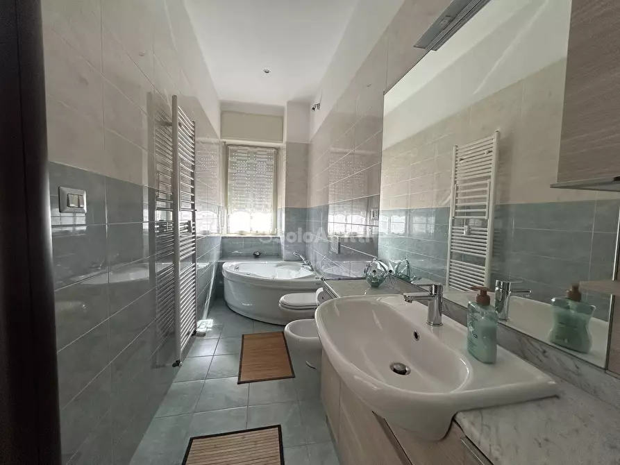 Immagine 23 di Trilocale in affitto  a Torino