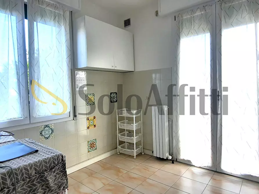 Immagine 8 di Stanza singola in affitto  a Carpi