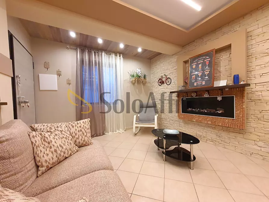 Immagine 3 di Trilocale in affitto  in Viale Fiume Mesima 39 a Catanzaro