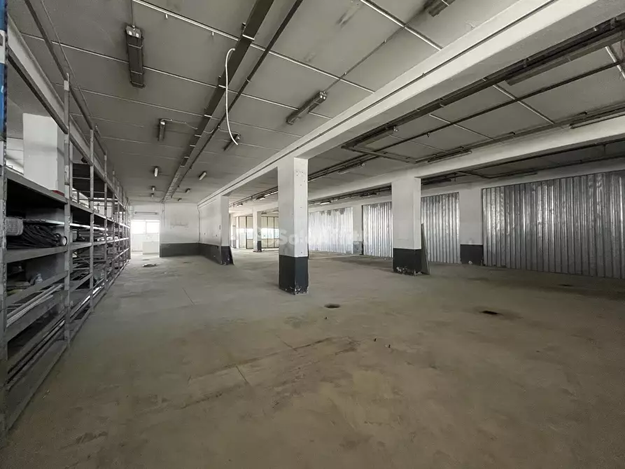 Immagine 3 di Magazzino in affitto  a Catanzaro