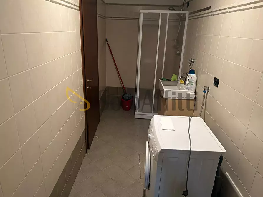 Immagine 14 di Bilocale in affitto  in luigi carcano 160 a Caronno Pertusella