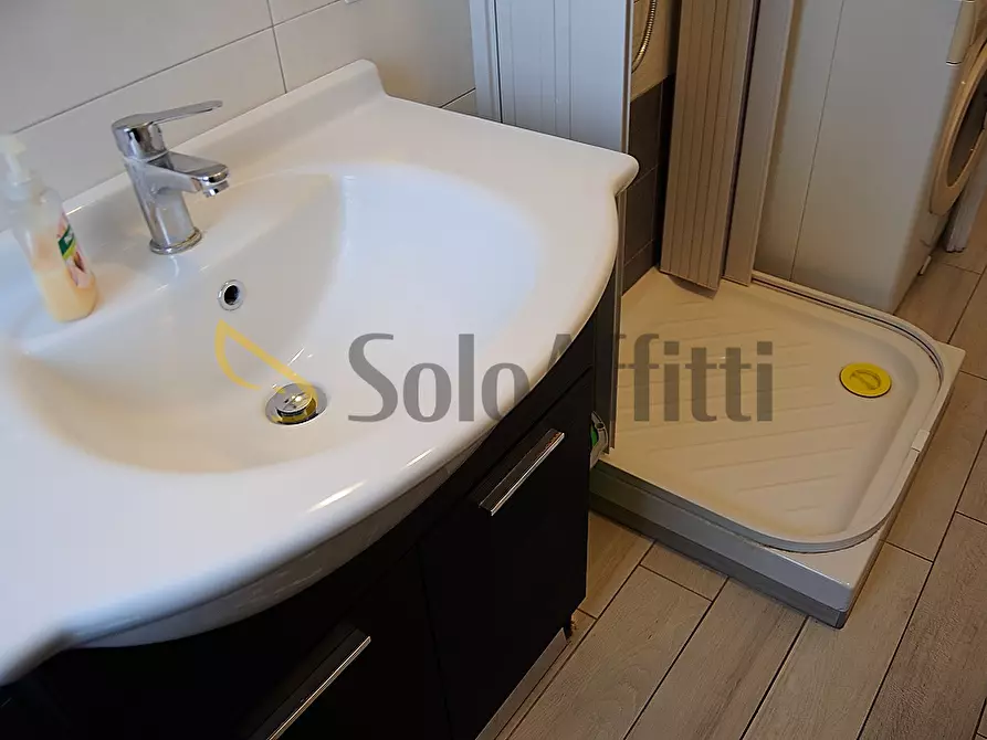 Immagine 12 di Trilocale in affitto  in VIA DON PAVIOLO 2 a Settimo Torinese