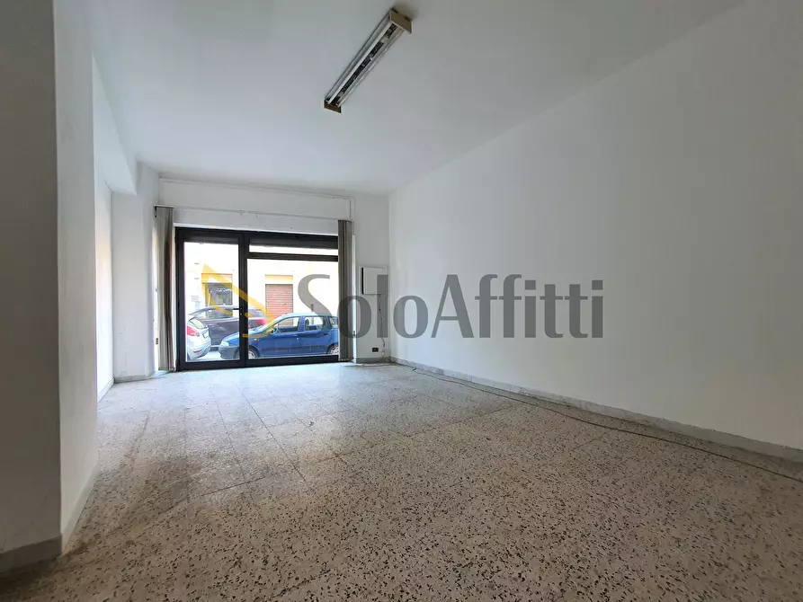 Immagine 8 di Magazzino in affitto  a Catanzaro