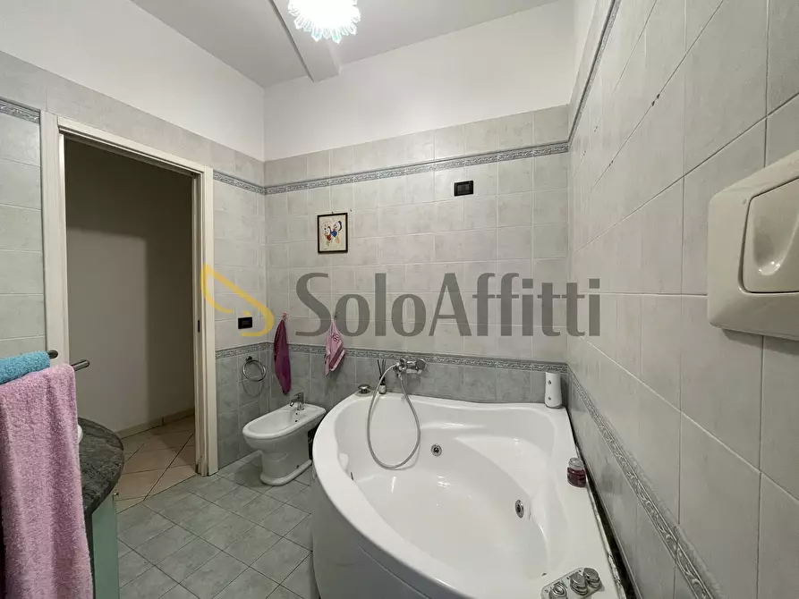 Immagine 15 di Pentalocale in affitto  a Catanzaro