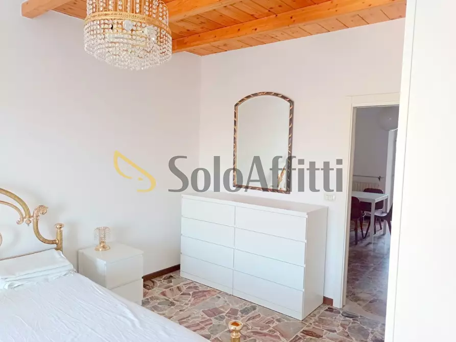 Immagine 11 di Bilocale in affitto  a Ancona