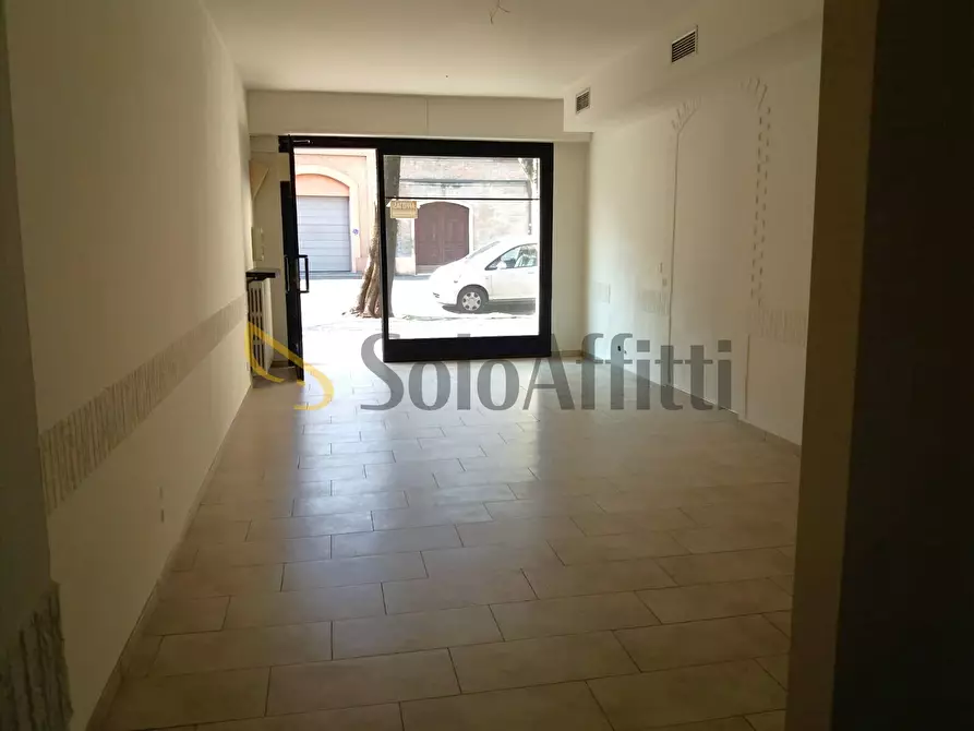 Immagine 2 di Locale commerciale in affitto  in Viale Nicolò Biondo 37 a Carpi