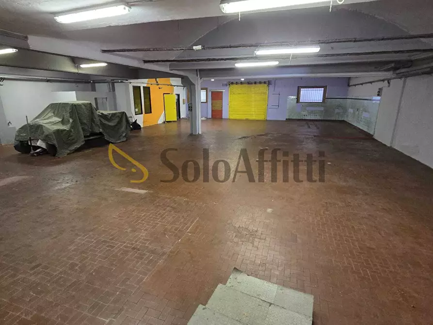 Immagine 7 di Capannone industriale in affitto  a Torino