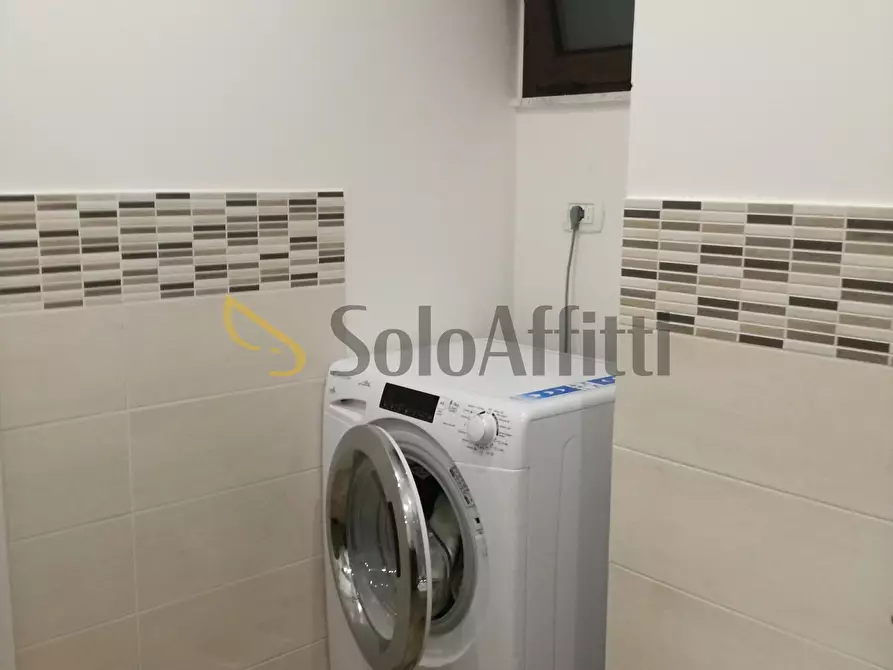 Immagine 23 di Trilocale in affitto  a Catania