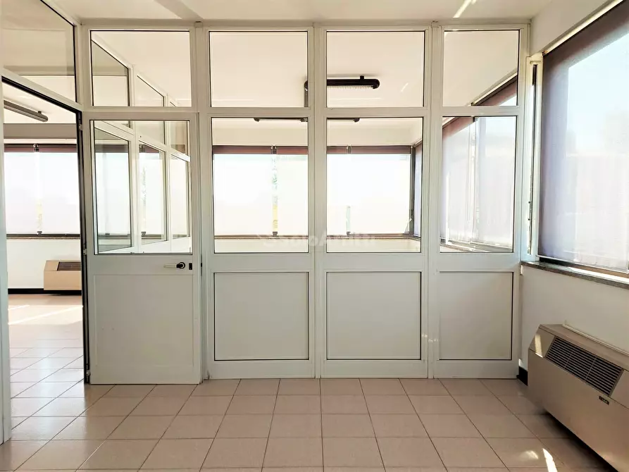 Immagine 14 di Ufficio in affitto  in Via Ivo Oliveti a Fiumicino