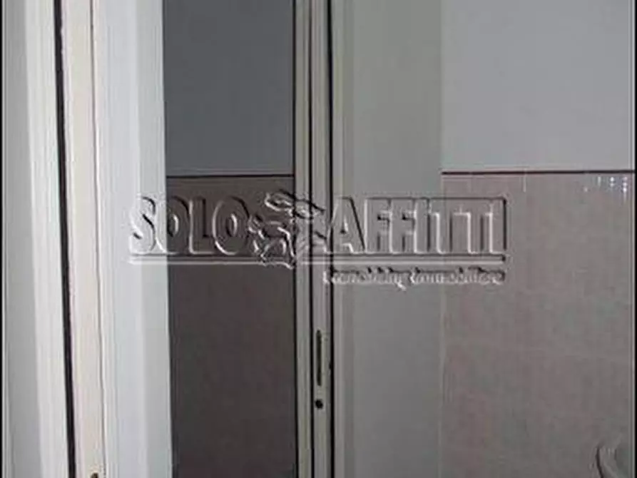 Immagine 2 di Ufficio in affitto  a Livorno