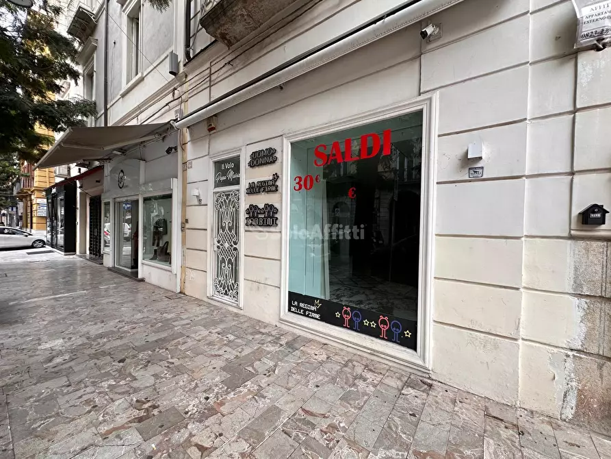 Immagine 22 di Locale commerciale in affitto  in Corso Trieste 189 a Caserta