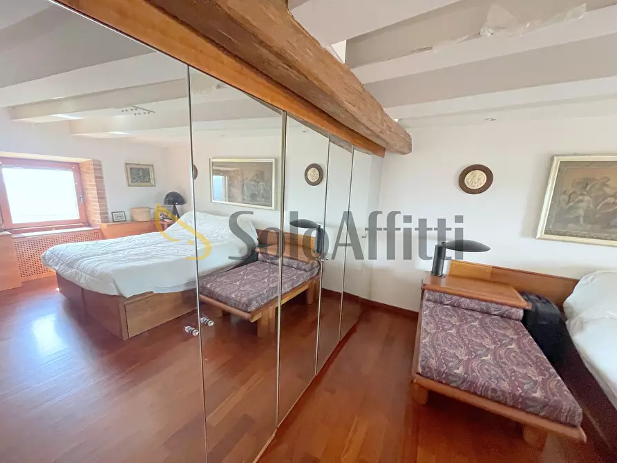 Immagine 8 di Trilocale in affitto  a Osimo