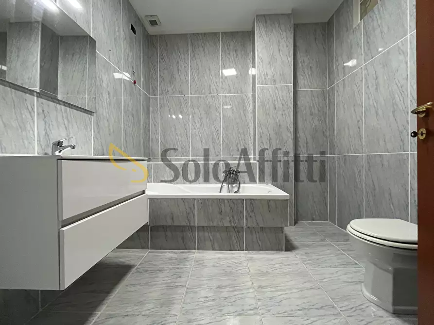 Immagine 8 di Bilocale in affitto  a Catanzaro