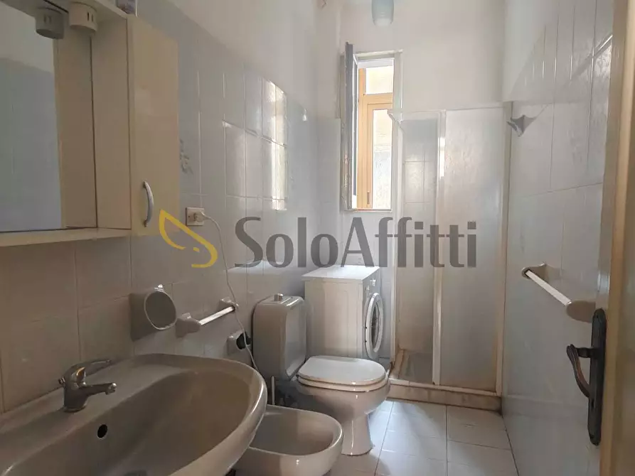 Immagine 10 di Stanza singola in affitto  a Catania