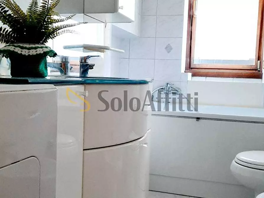 Immagine 14 di Bilocale in affitto  in Via Oliviero Limonta a Cinisello Balsamo