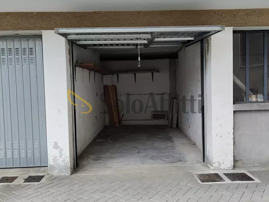 Immagine 15 di Bilocale in affitto  a Gemonio