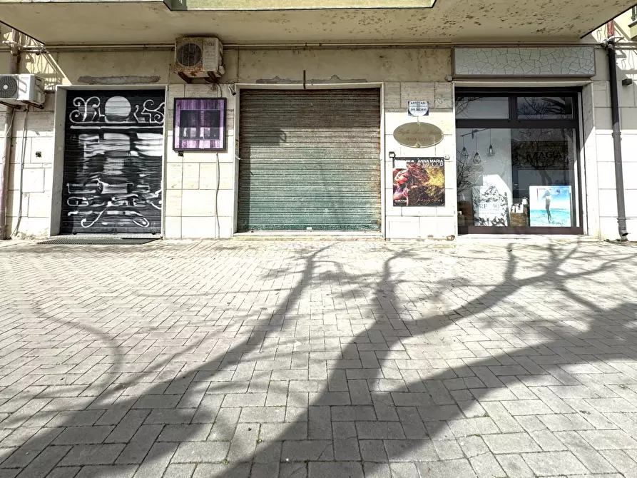 Immagine 11 di Locale commerciale in affitto  in Via Lungomare Stefano Pugliese 4747 a Catanzaro