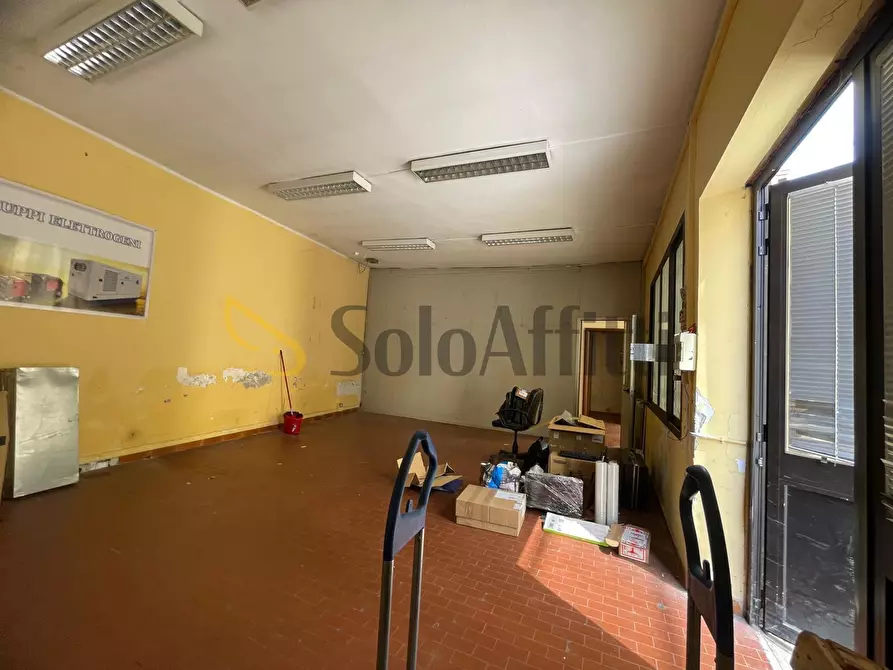 Immagine 11 di Magazzino in affitto  a Torino