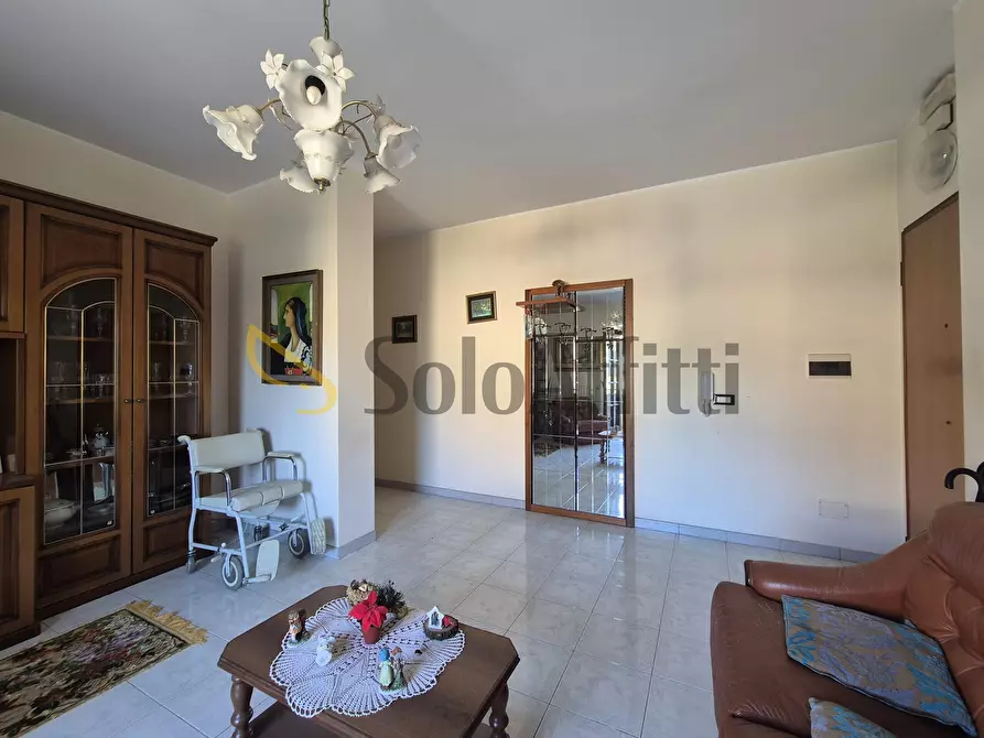 Immagine 3 di Quadrilocale in affitto  in Via dei Conti Falluc 126 a Catanzaro