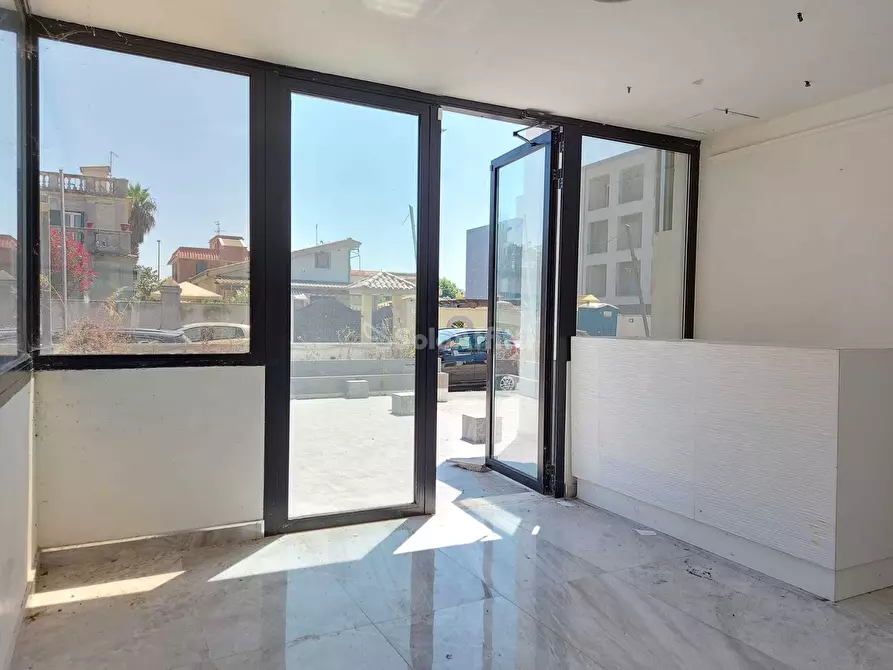 Immagine 20 di Locale commerciale in affitto  in Viale della Pesca a Fiumicino