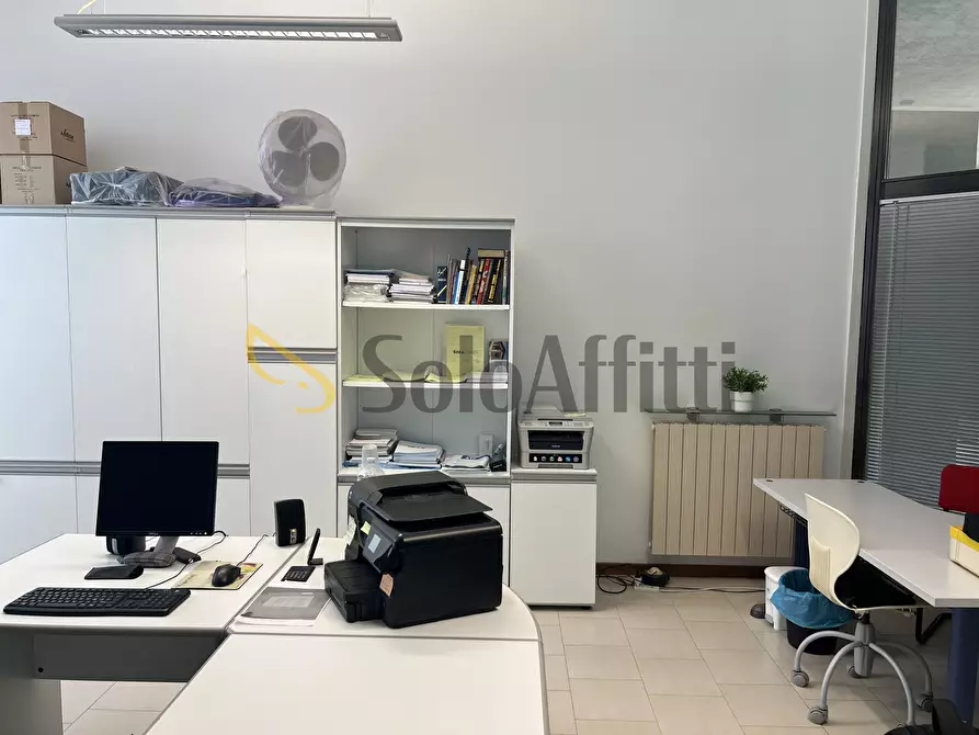 Immagine 4 di Locale commerciale in affitto  in Via G. B. Busnelli 78 a Saronno