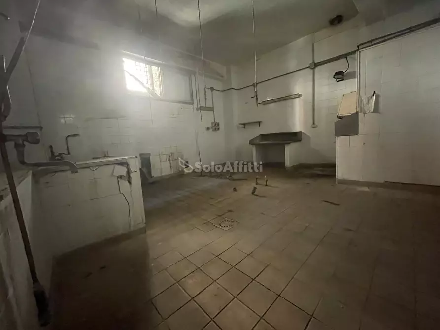 Immagine 22 di Locale commerciale in affitto  in Via A.S. Mazzocchi 2323 a Caserta