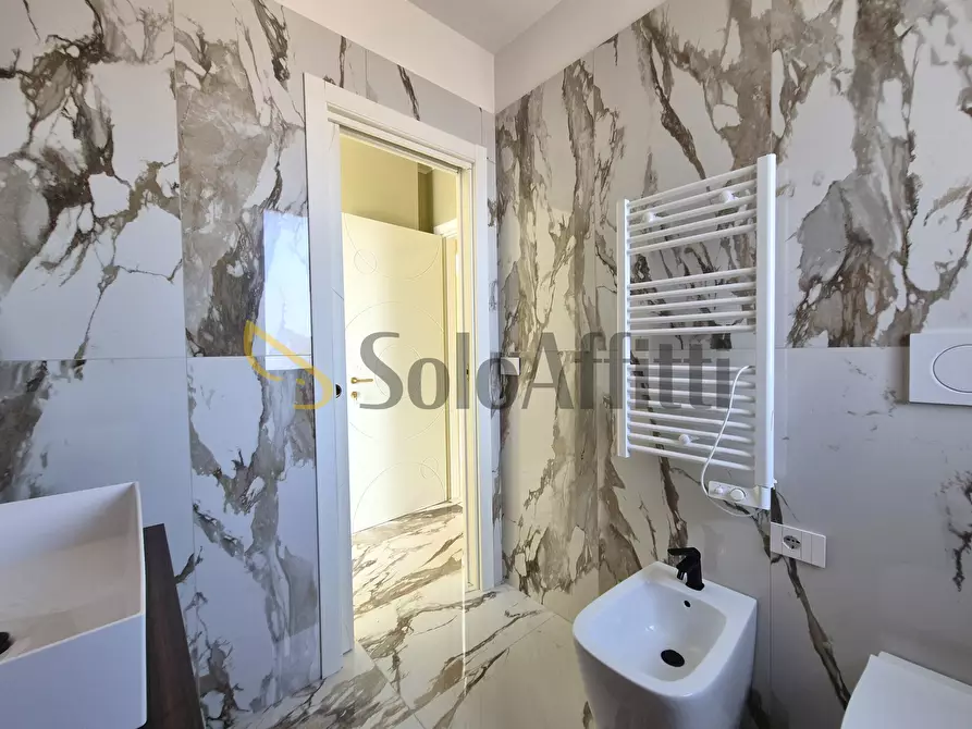 Immagine 9 di Quadrilocale in affitto  a Catanzaro