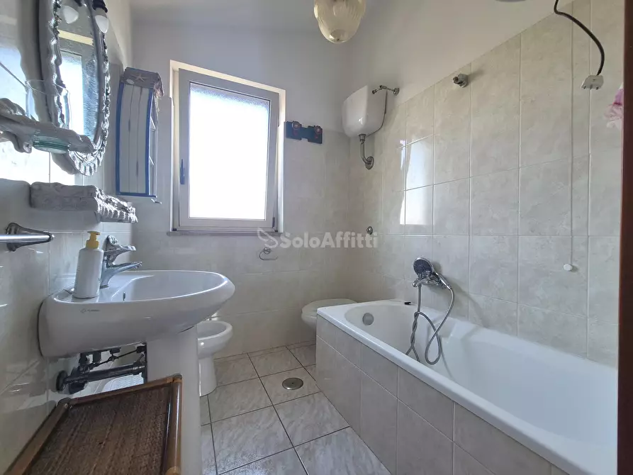 Immagine 21 di Villa in affitto  a Borgia