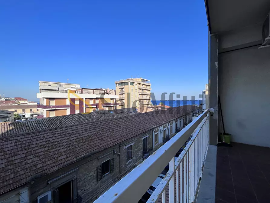 Immagine 1 di Quadrilocale in affitto  a Catanzaro