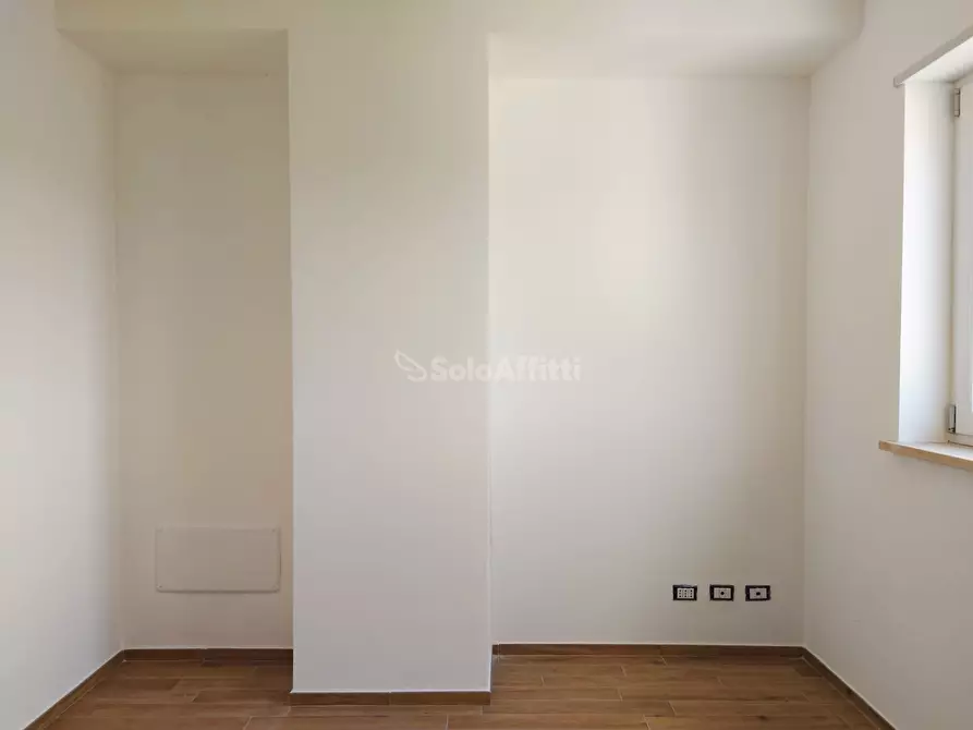 Immagine 40 di Trilocale in affitto  in Via del Castello a Roma