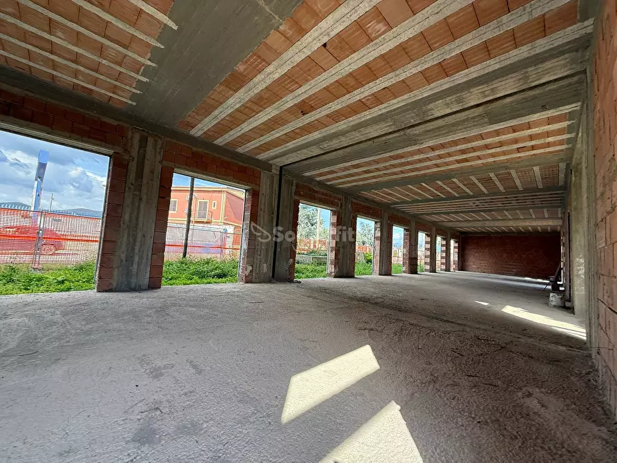 Immagine 12 di Locale commerciale in affitto  in Via Appia 198 a San Nicola La Strada