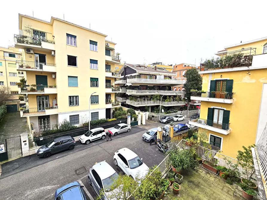 Immagine 23 di Quadrilocale in affitto  in Via Peralba 5 a Roma
