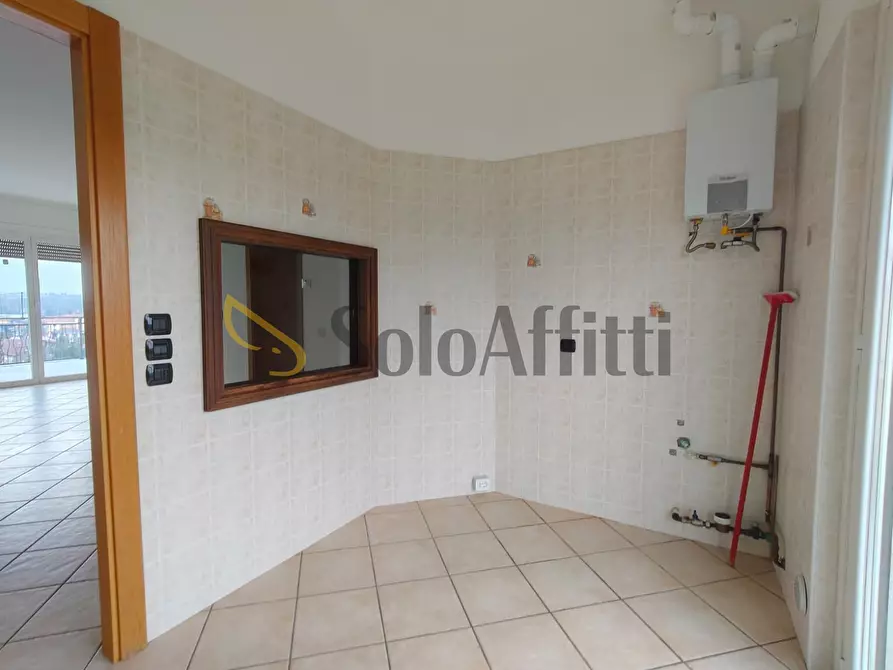 Immagine 5 di Quadrilocale in affitto  a Borgomanero