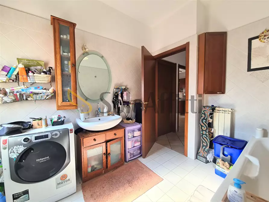 Immagine 6 di Quadrilocale in affitto  a Catanzaro