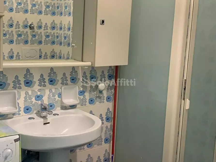 Immagine 11 di Bilocale in affitto  a Giardini-Naxos