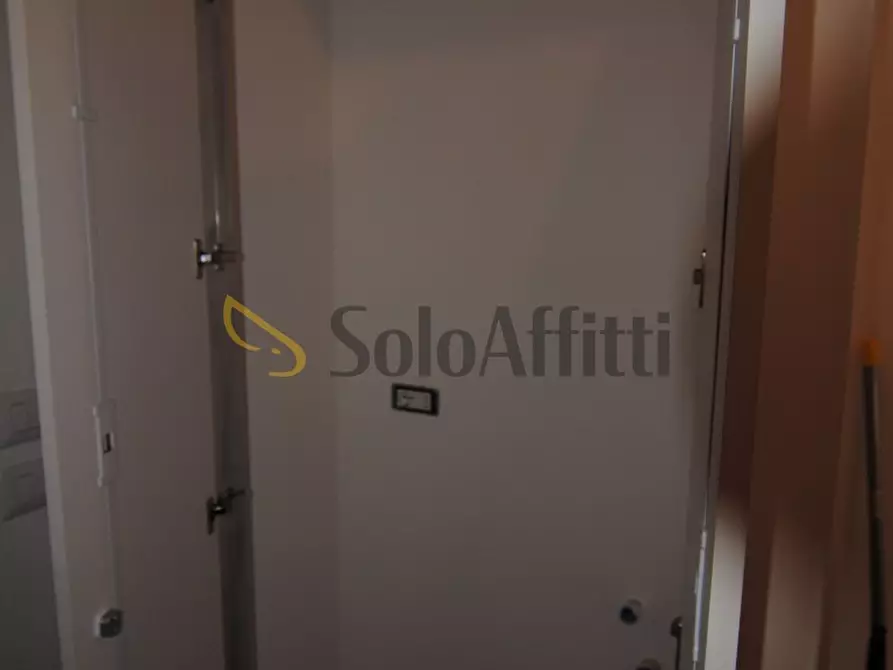 Immagine 14 di Trilocale in affitto  a Livorno