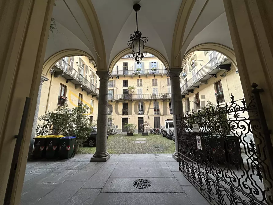 Immagine 1 di Locale commerciale in affitto  a Torino