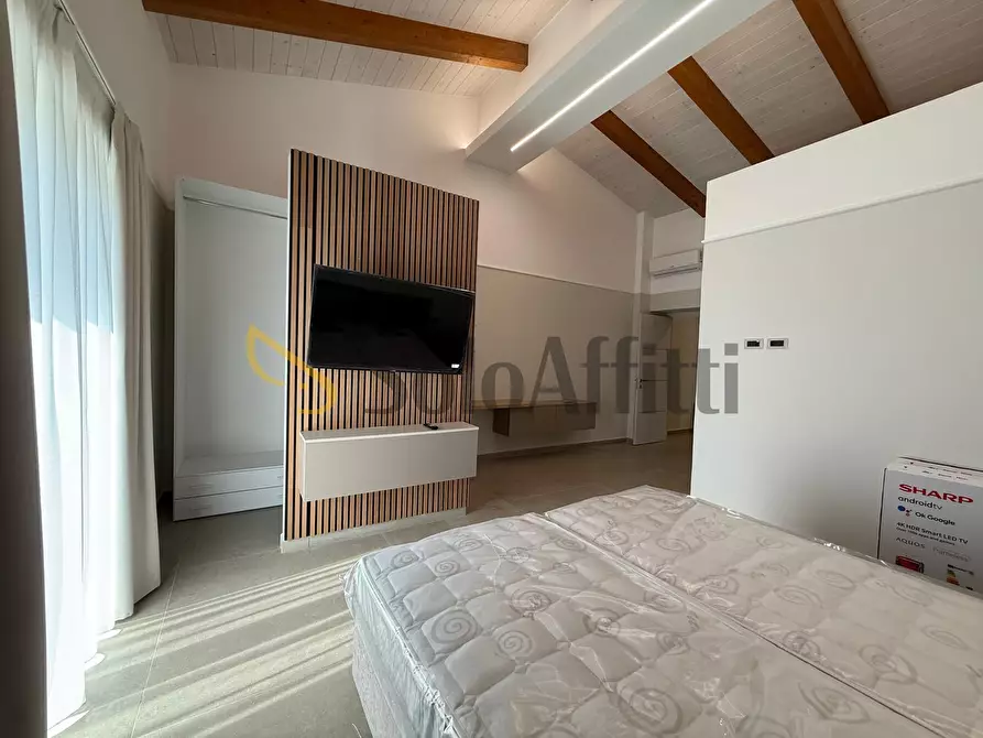 Immagine 26 di Bilocale in affitto  a Caserta