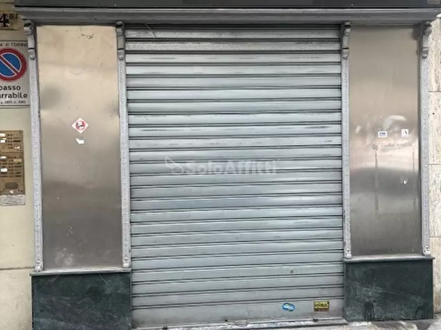 Immagine 2 di Locale commerciale in affitto  in Via San Donato a Torino