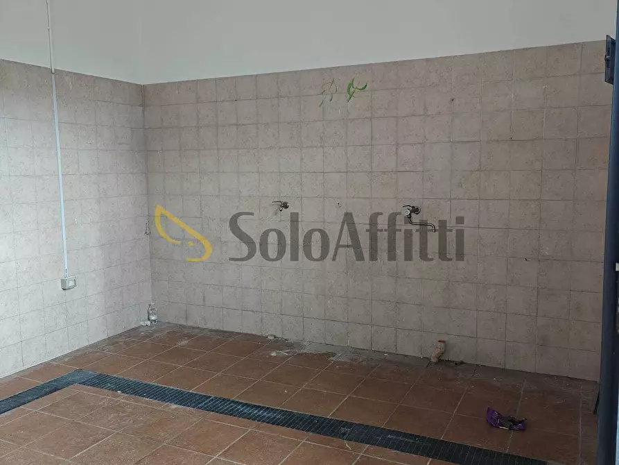 Immagine 2 di Attività artigianale in affitto  in Via Santissimo Crocifisso 8 a Acireale