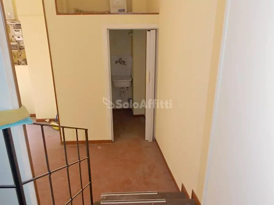 Immagine 4 di Locale commerciale in affitto  a Catanzaro