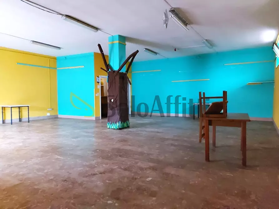 Immagine 9 di Locale commerciale in affitto  in Via Condino a Fiumicino