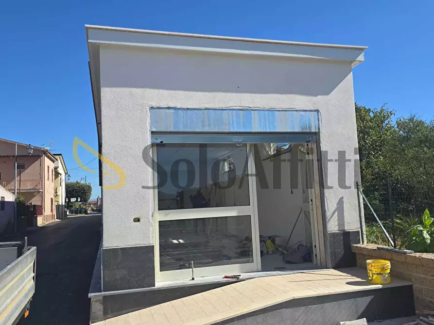 Immagine 5 di Locale commerciale in affitto  a Francolise