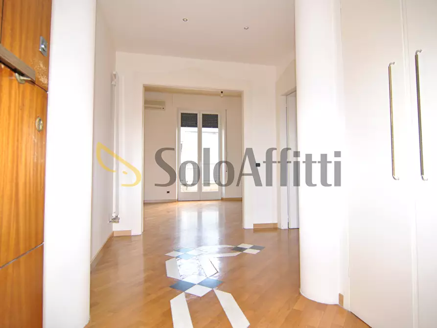 Immagine 2 di Trilocale in affitto  a Livorno