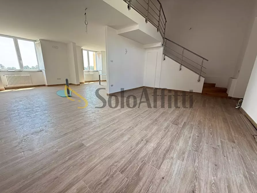 Immagine 1 di Loft/Open space in affitto  in Via dei Giardini Reali a Caserta